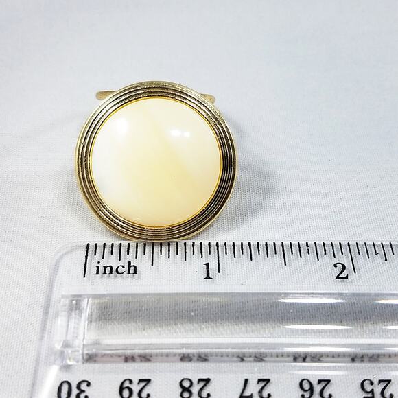 Vintage Western Germany Scarf Clip, Cream Art Glass, 1950s Jewelry - Picture 12 of 13